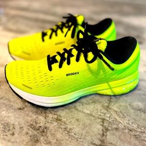 Women’s Size 8 Neon Yellow Brooks Ghost 13 Running Shoes